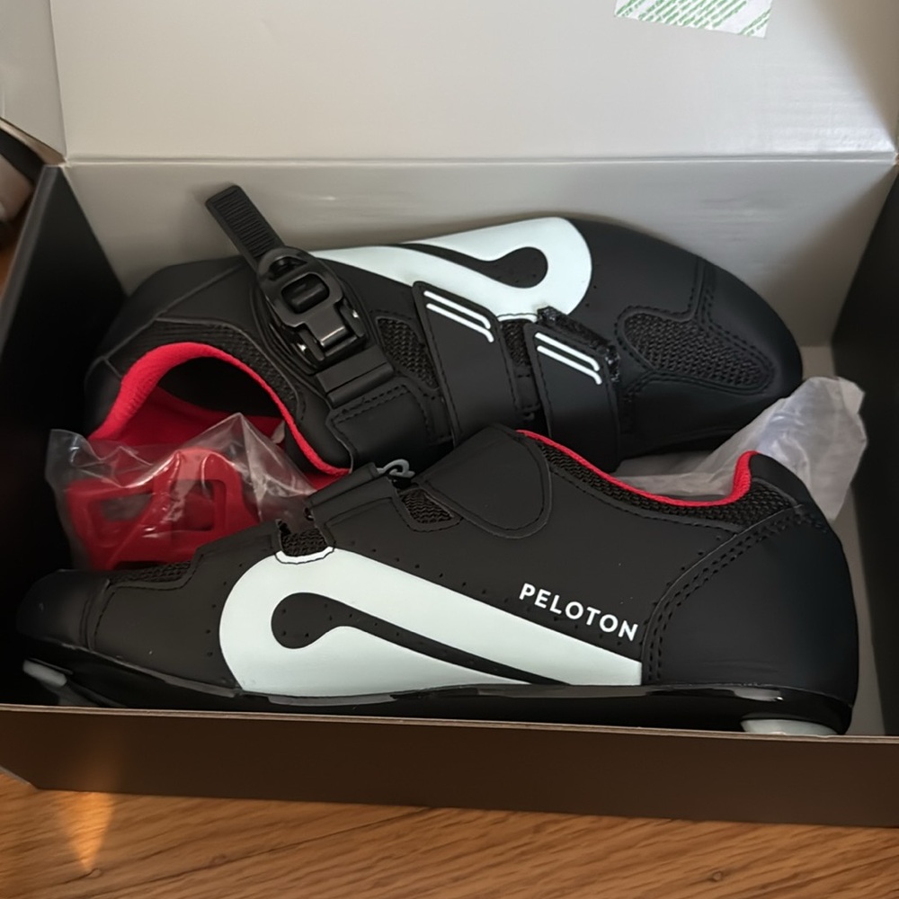 Peloton cycling shoes (size 39) never worn